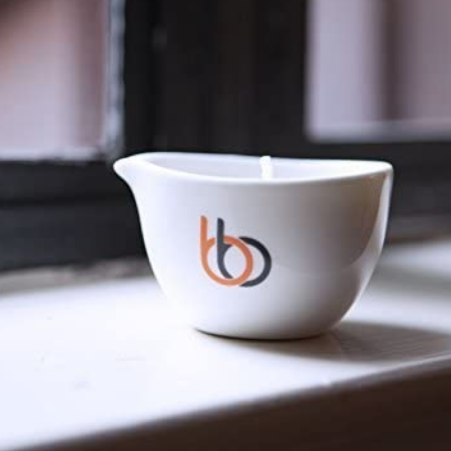 Burn & Bliss Soy Wax Massage Oil Candle - Peppermint & Eucalyptus